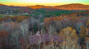 Luxury Cabin with Epic Mountain Views, Hot Tub, Movie Room, Game Room, Library and More